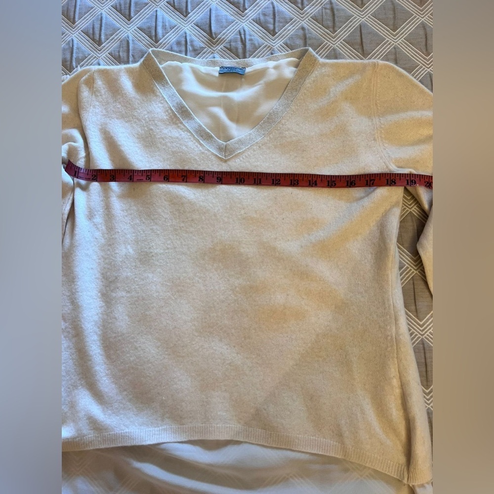 Made in Italy More SISTE Chic Cream V-Neck wool Women's Sweater| size M - Picture 14 of 16